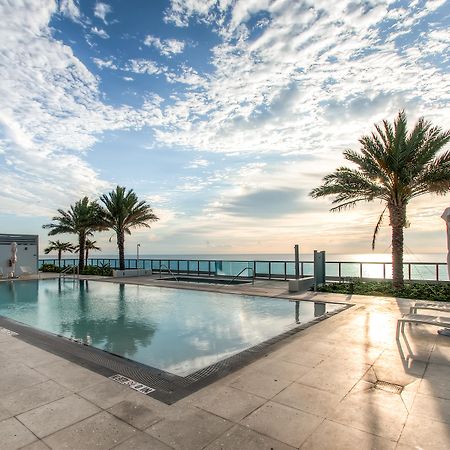 Churchill Suites Monte Carlo Майами-Бич Экстерьер фото